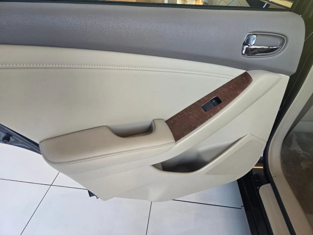 Used 2009 Super Black Nissan 2.5 SL image 17