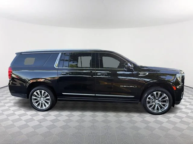 Used 2022 ONYX BLACK GMC Denali image 4