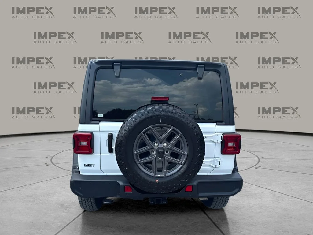 Used 2025 White Jeep Sport S image 4