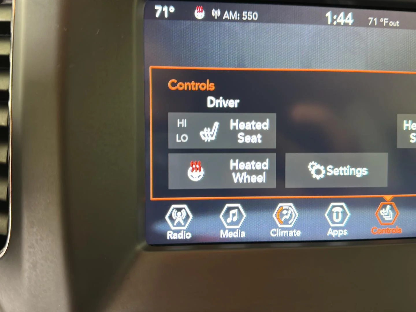 Used 2021 Billet Silver Metallic Clearcoat Jeep Latitude image 15