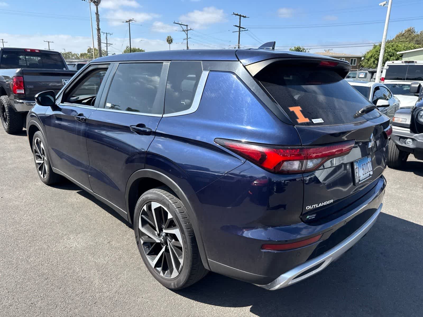 Used 2023 Cosmic Blue Metallic Mitsubishi SE image 20