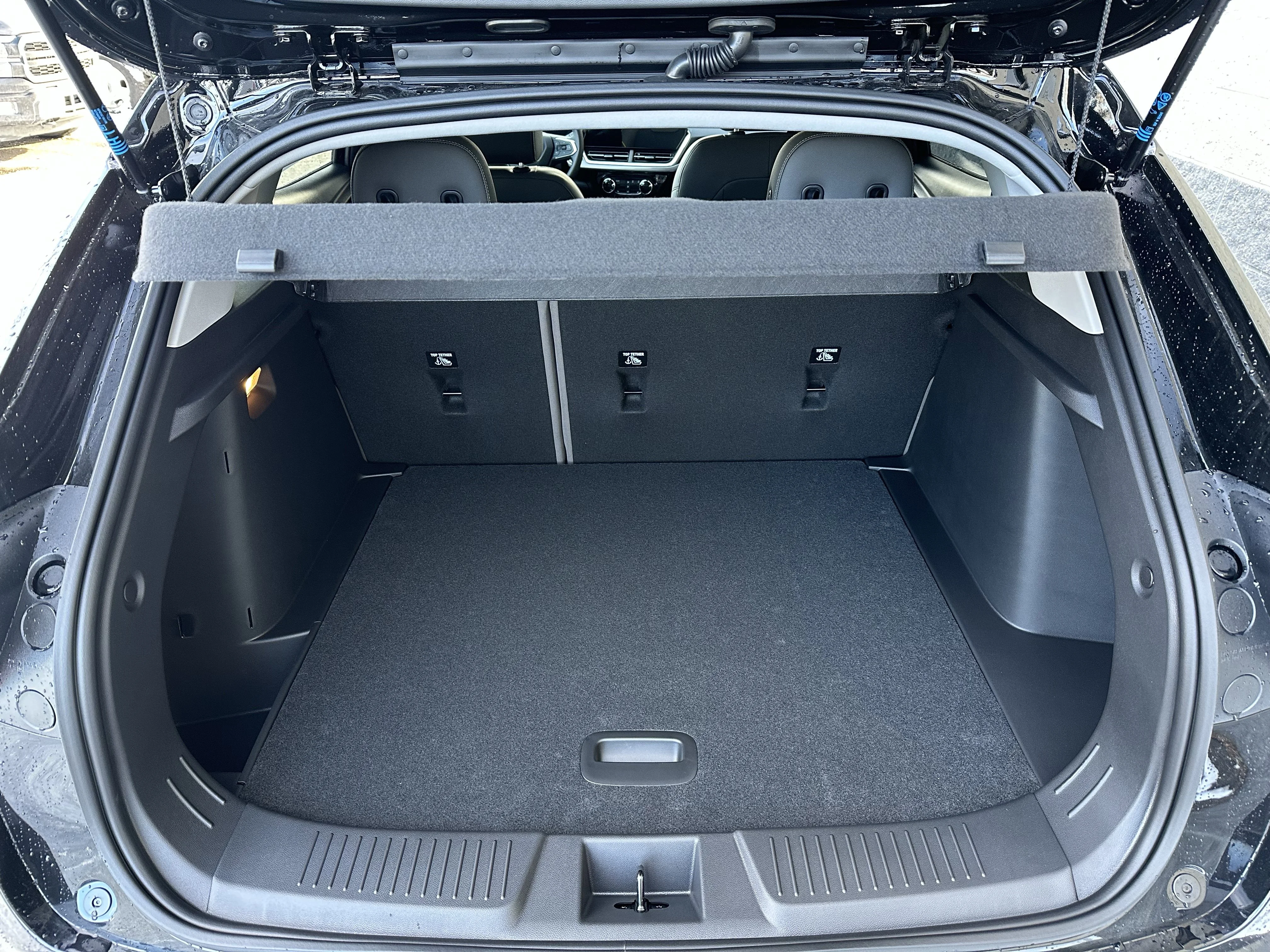New 2026 Mosaic Black Metallic Chevrolet ACTIV image 8