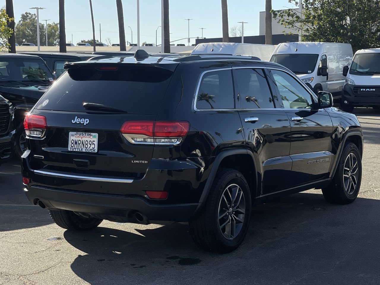 Used 2018 Diamond Black Crystal Pearlcoat Jeep Limited image 5
