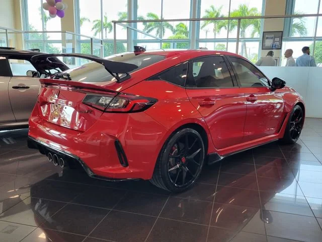 2024 Honda Civic Hatchback Type-R - Photo 6