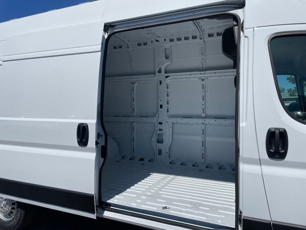 New 2026 Bright White Clear-Coat Exterior Paint RAM Super High Roof image 33