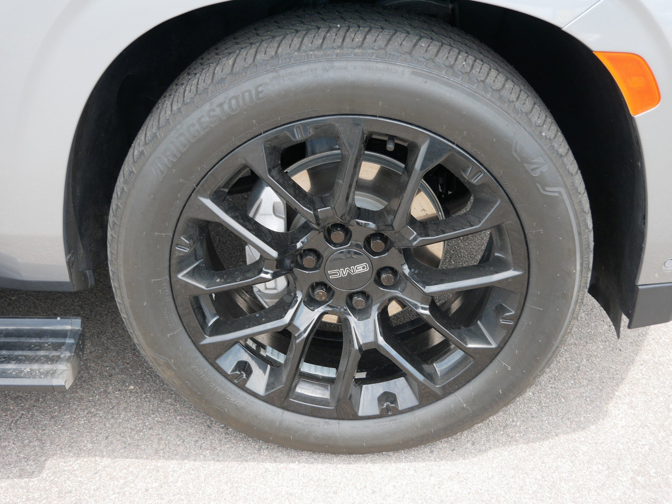 2024 GMC Yukon Denali Ultimate - Photo 16