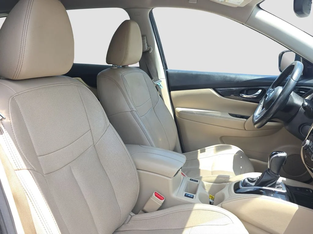 Used 2020 Green Nissan SL image 19