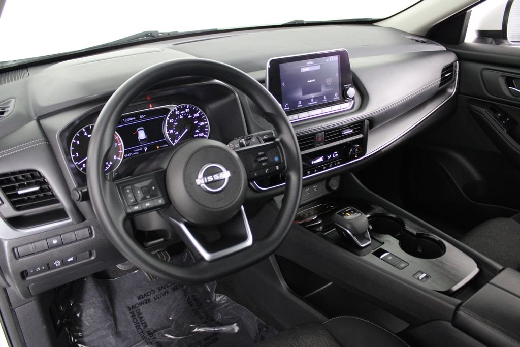 2024 Nissan Rogue SV - Photo 18