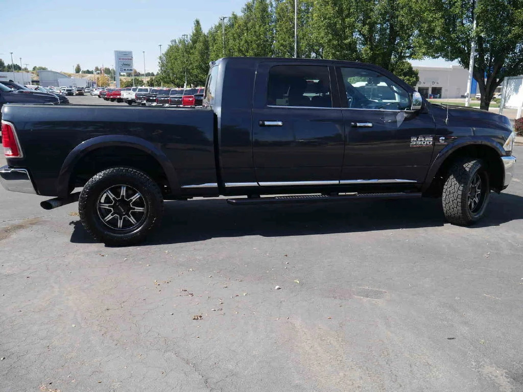 Used 2018 Gray Ram Laramie Longhorn image 28