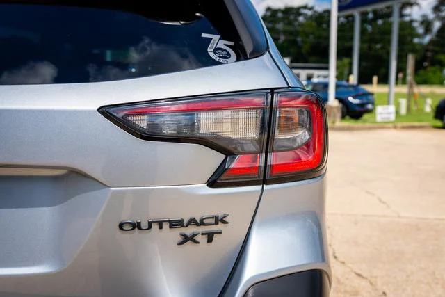 Used 2021 Ice Silver Metallic Subaru Onyx Edition XT image 17