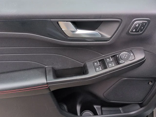 Used 2023 Silver Ford ST-Line Elite image 26