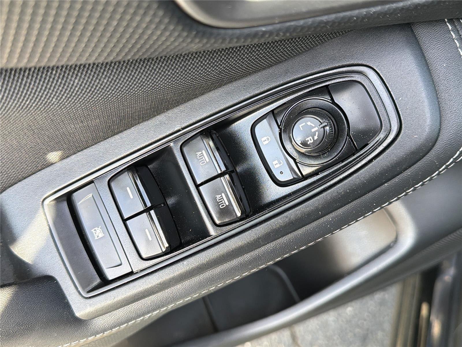 Used 2022  SUBARU 2.5IPREM image 26