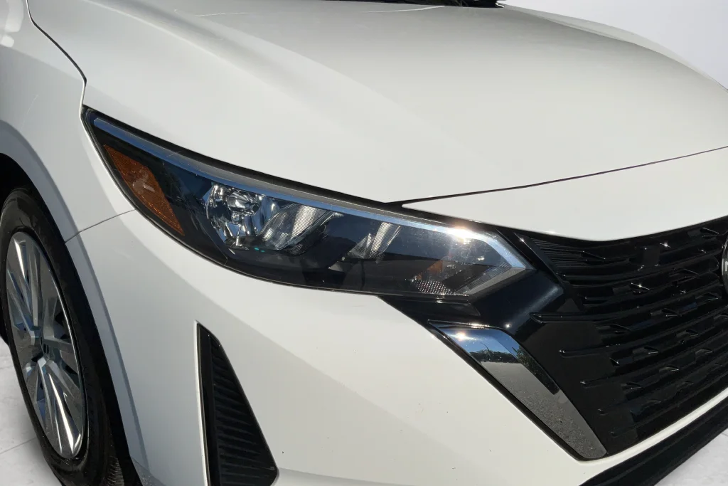 Used 2024 White Nissan S image 26
