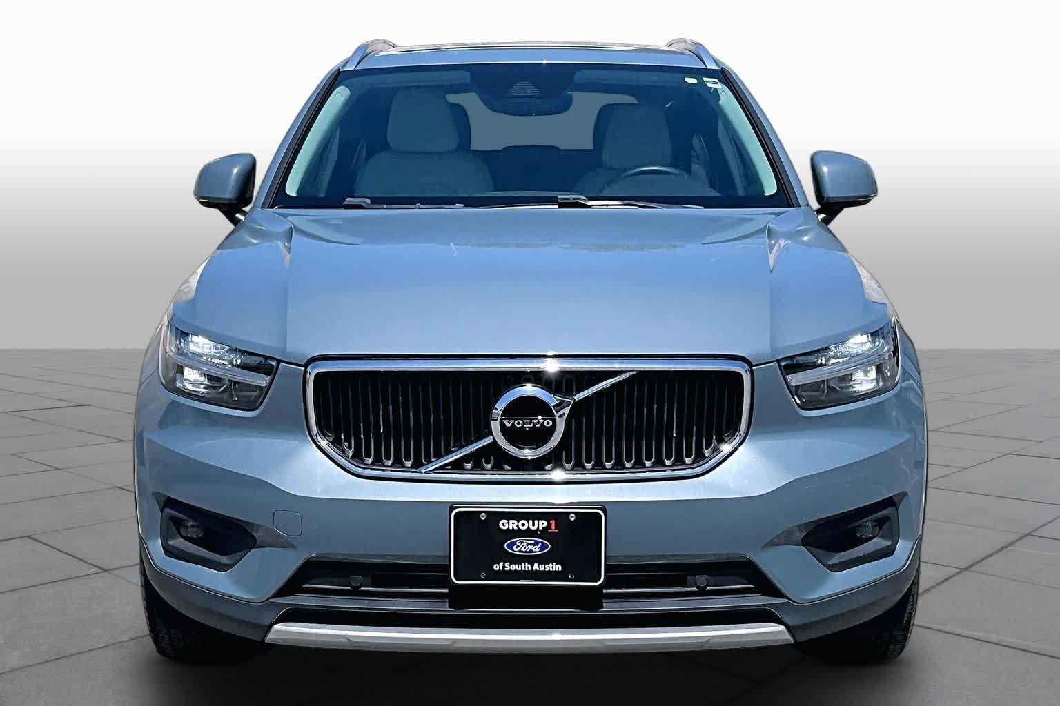 Pre-Owned 2021 Volvo XC40 Momentum