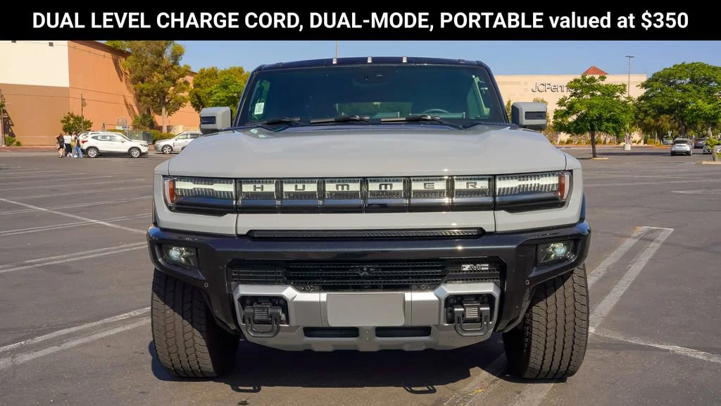 Used 2025 Meteorite Metallic (Grey) GMC 2X image 5