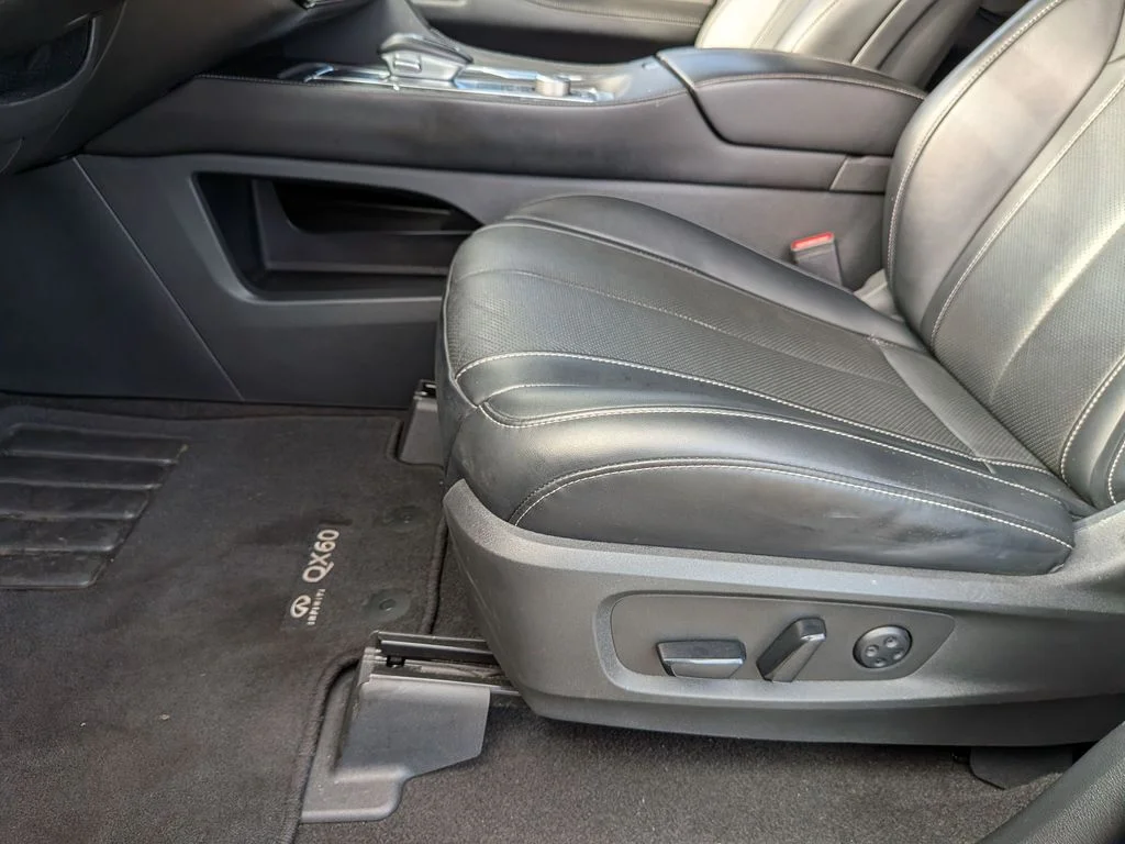 Used 2023 Blue INFINITI LUXE image 11