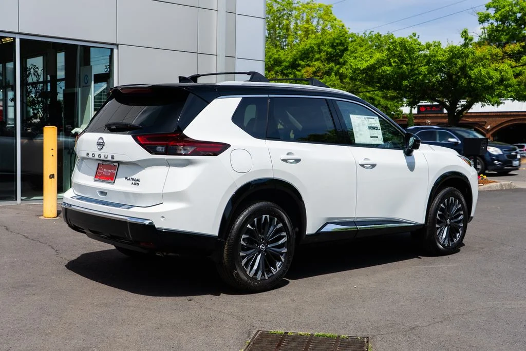 New 2026 Everest White Pearl TriCoat / Super Black Two-tone Nissan Platinum image 6