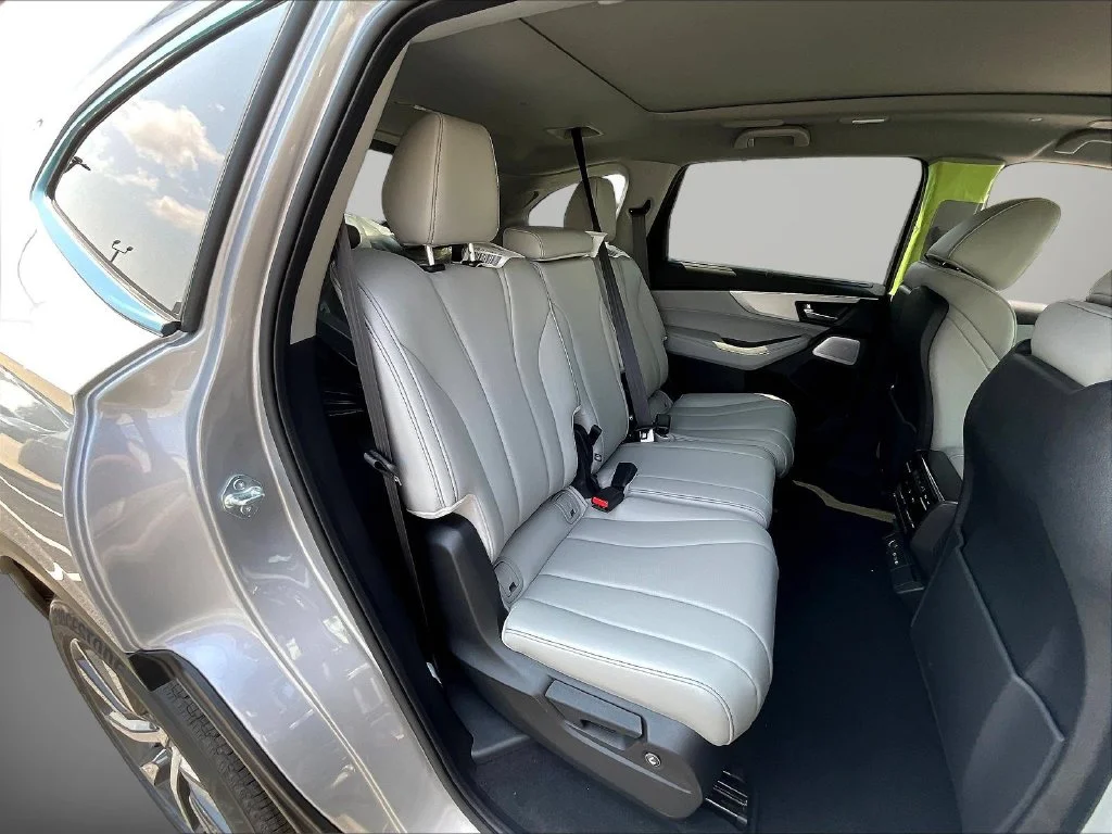 New 2026 Solar Silver Metallic Acura SH-AWD with Technology Package image 10