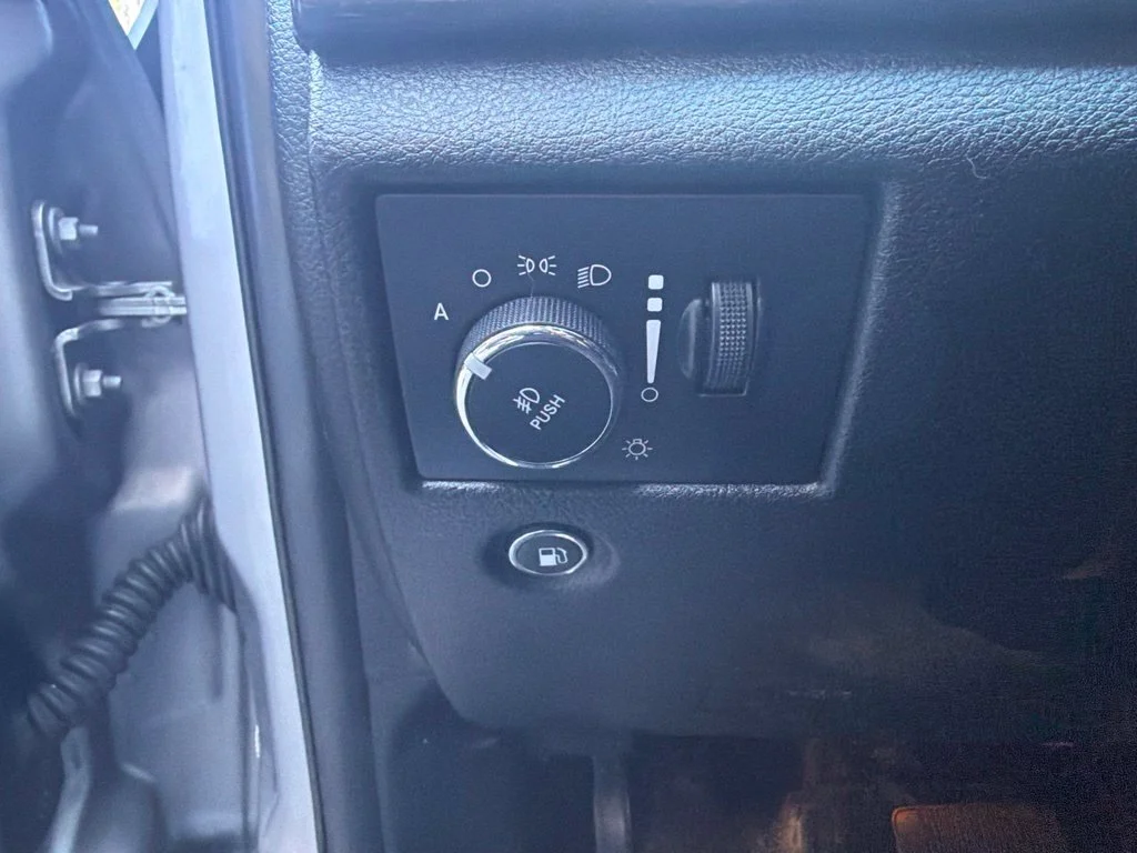 Used 2017 Billet Silver Metallic Jeep Laredo image 20