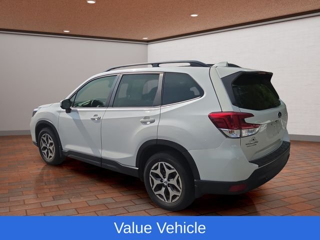 Used 2020 Crystal White Pearl Subaru Premium image 32