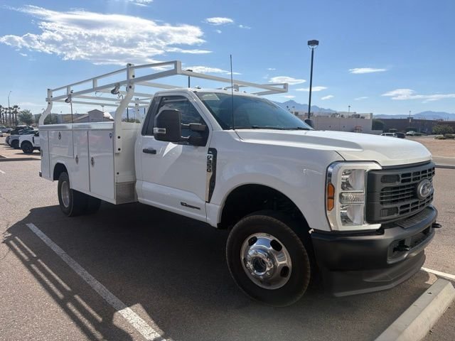 Used 2024 Oxford White Ford XL image 1