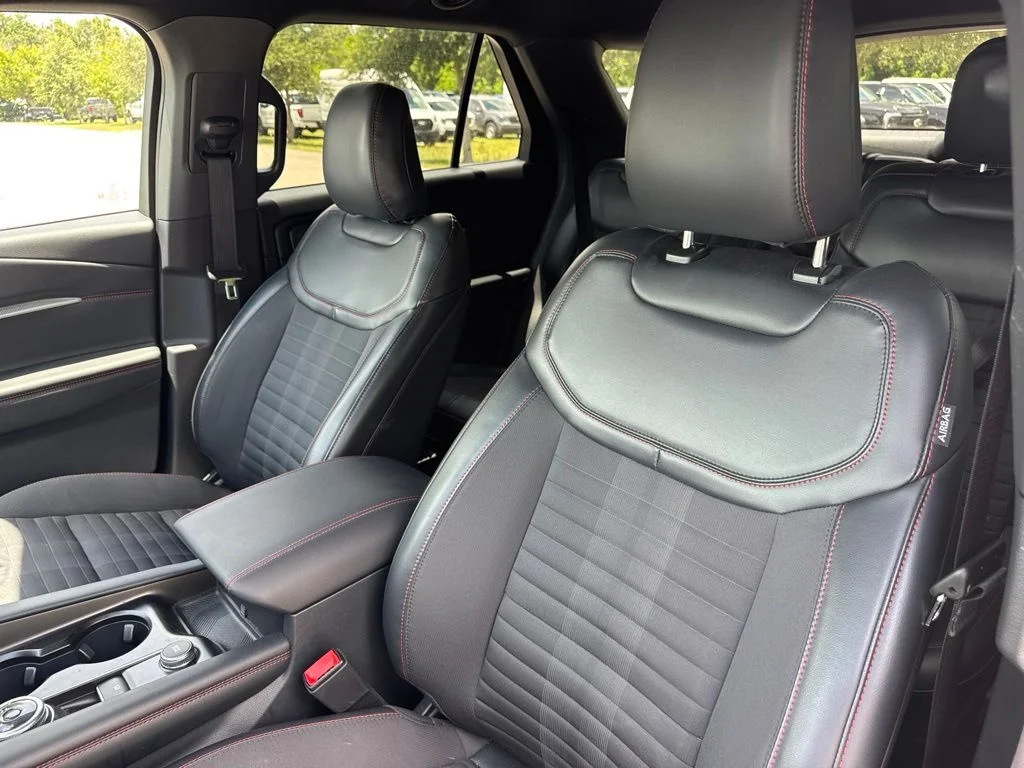 Certified Used 2026 Gray Metallic Ford ST-Line image 9