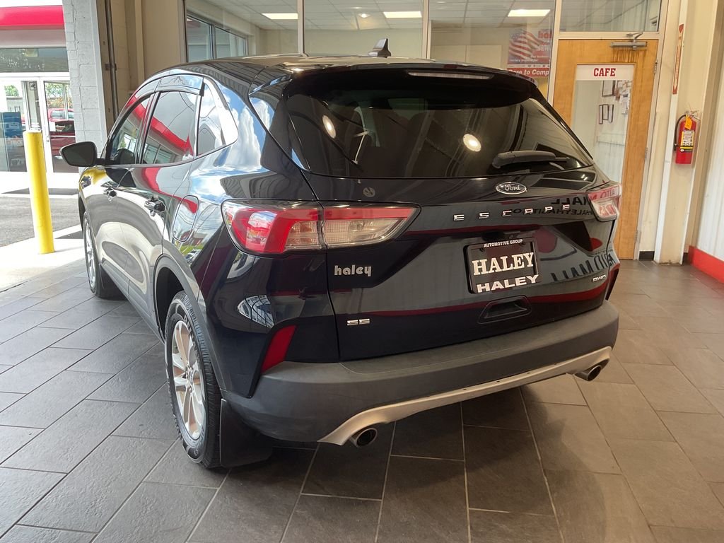 Used 2021 Blue Ford SE image 6