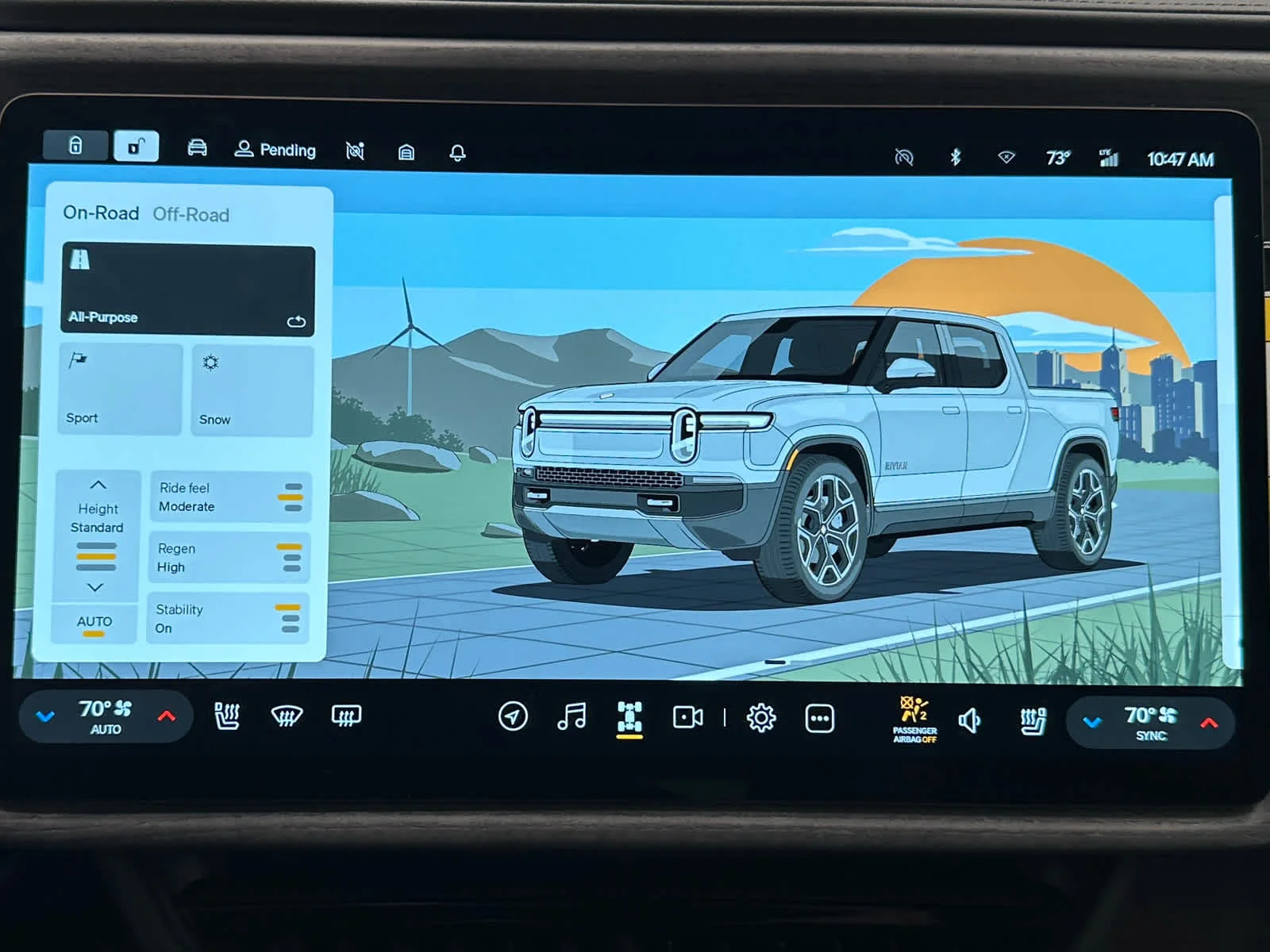 Used 2025 LA Silver Rivian Adventure image 31