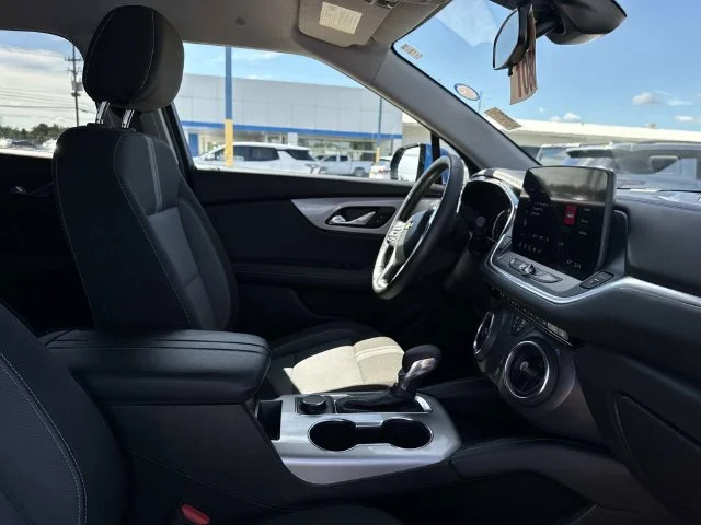 Used 2025 Blue Chevrolet LT image 22