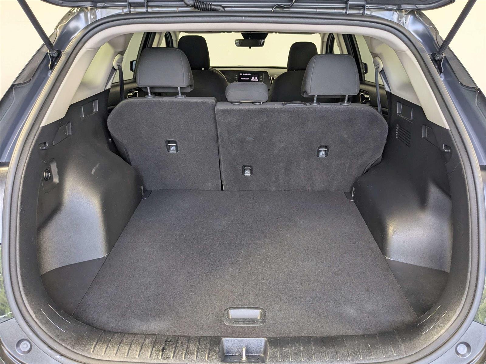 Used 2024 Fusion Black Kia LX image 7