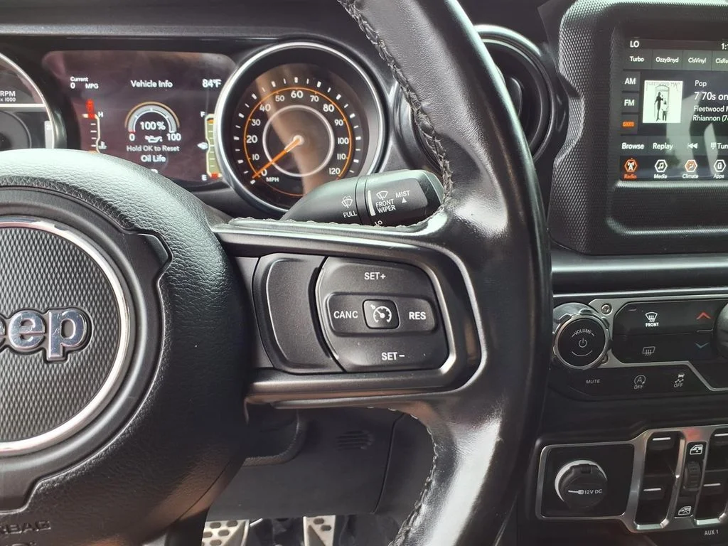 Used 2022 Green Jeep Sport image 11