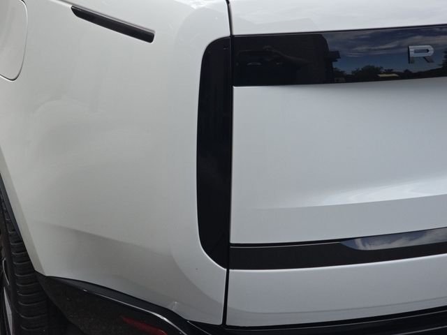 New 2026 Fuji White Land Rover SE image 23