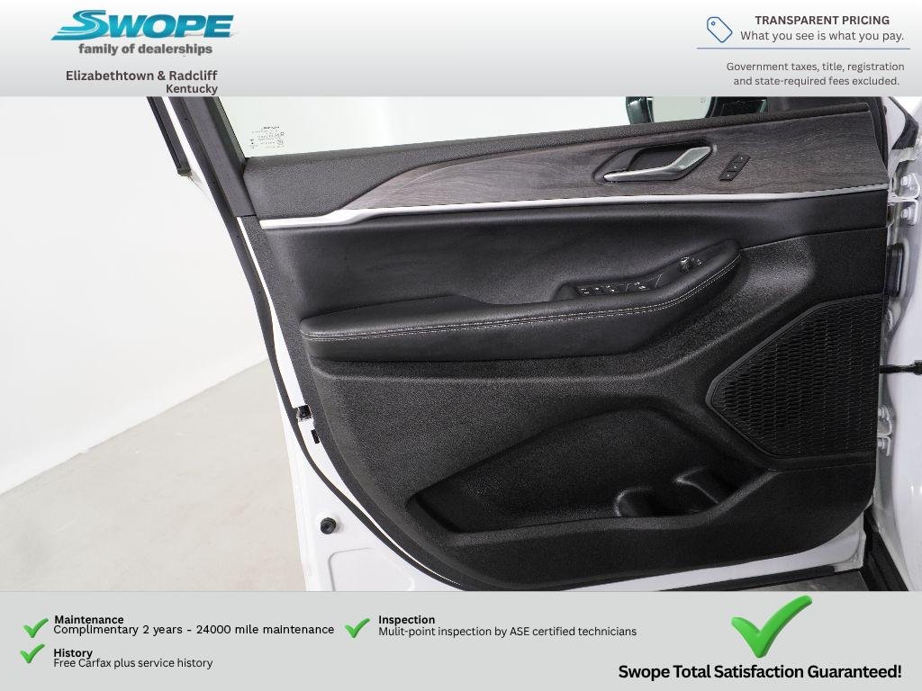 Used 2023 Bright White Clearcoat Jeep Limited image 13