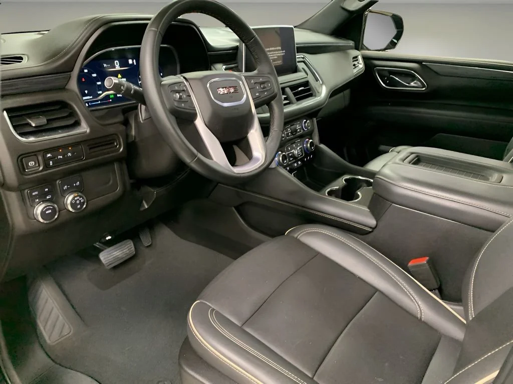 2023 GMC Yukon SLT - Photo 29