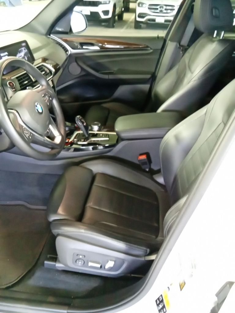 Used 2019 Mineral White Metallic BMW xDrive30i image 9