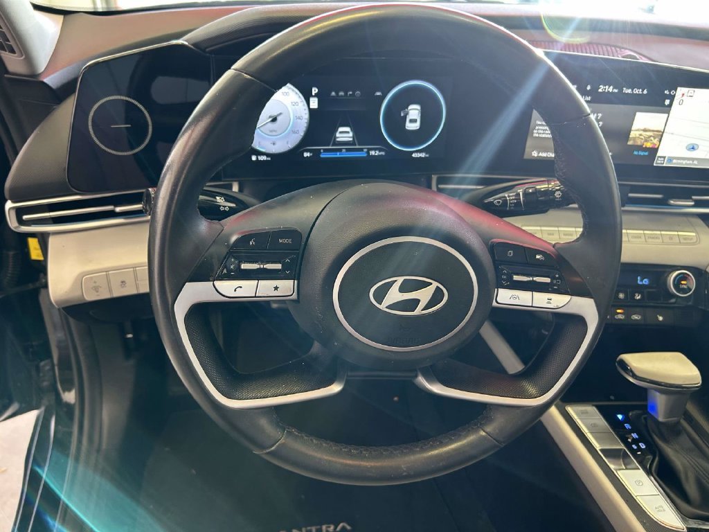 Used 2025 Black Hyundai Limited image 19