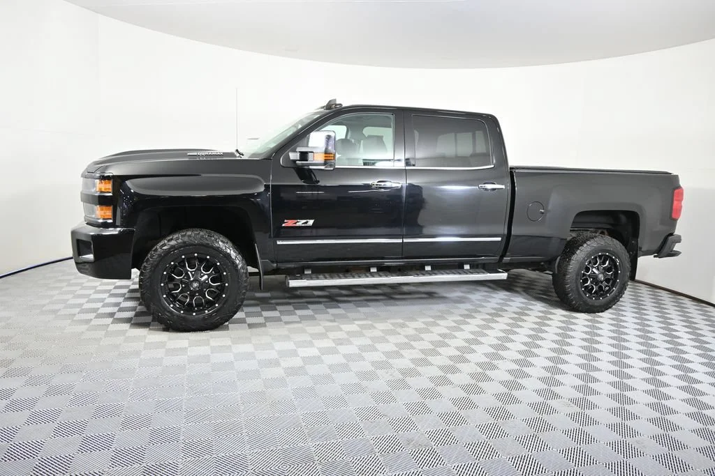 Used 2019 Chevrolet Silverado 2500HD LTZ with VIN 1GC1KTEY7KF110526 for sale in Forest Lake, Minnesota