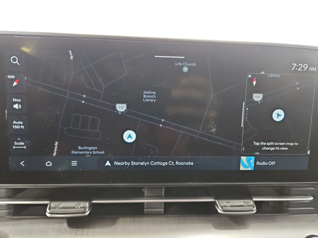 Used 2025 Gray Hyundai SEL Convenience image 21