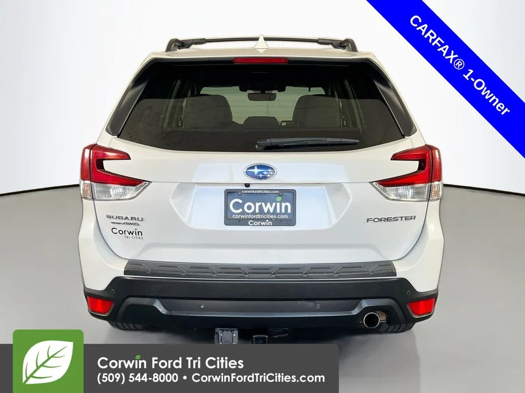 Used 2020 Crystal White Pearl Subaru Limited image 14