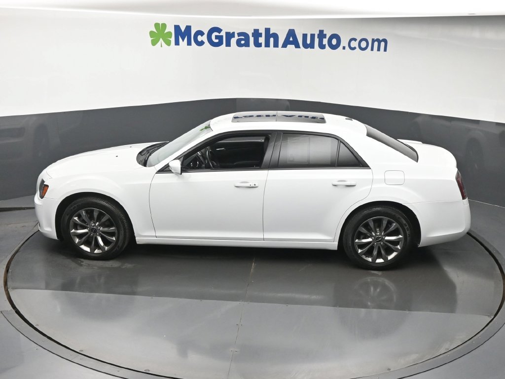 Used 2014 White Chrysler S image 24
