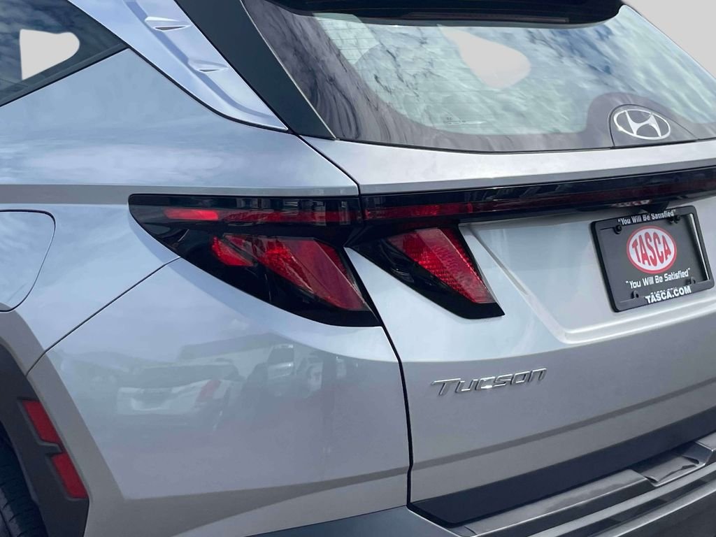Certified Used 2024 Silver Hyundai SE image 9
