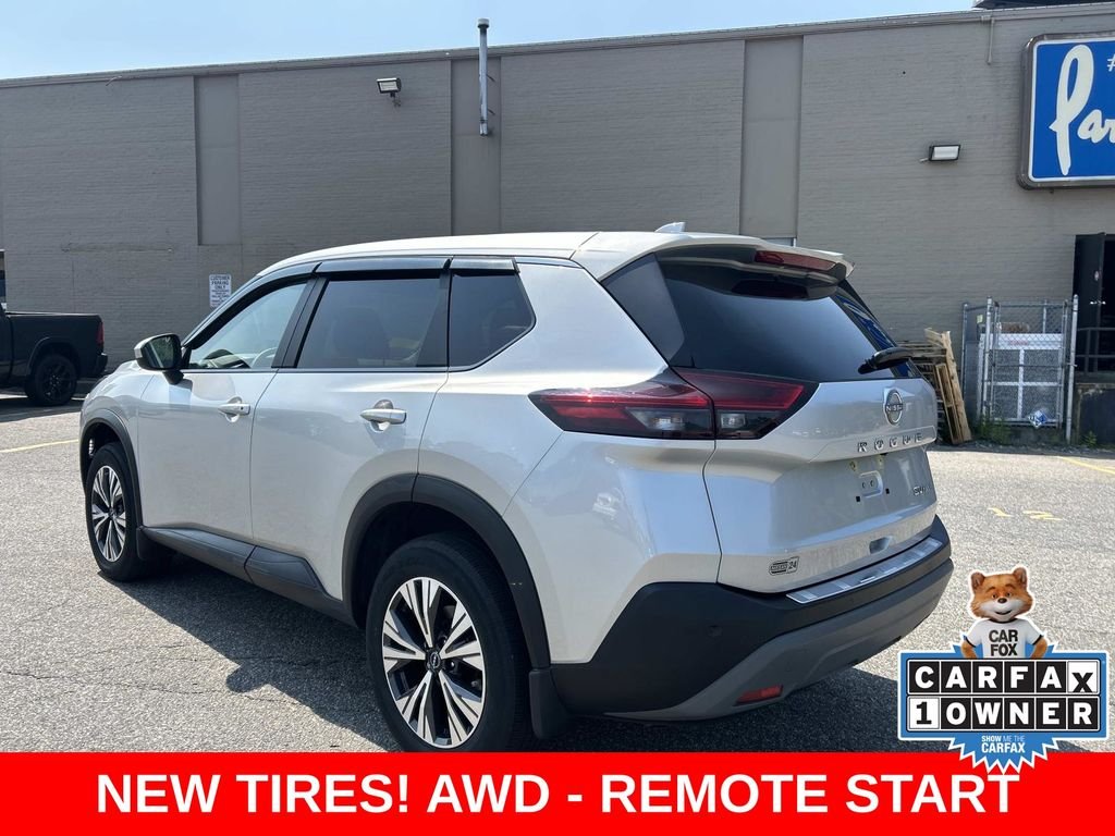Used 2023 Silver Nissan SV image 3