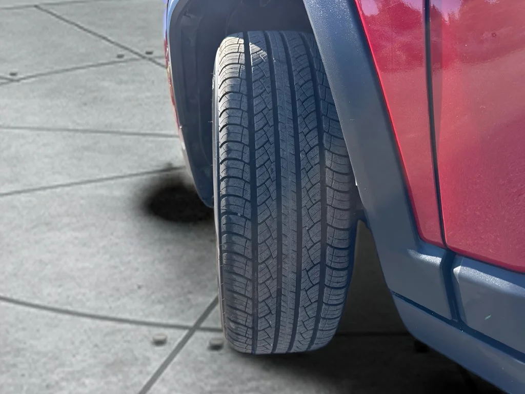 Used 2019 Red Jeep Latitude image 34