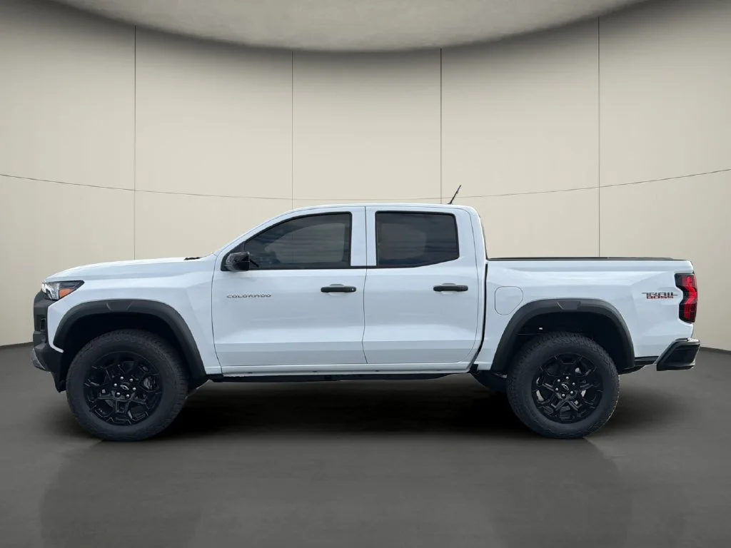 New 2026 Summit White Chevrolet Trail Boss image 4