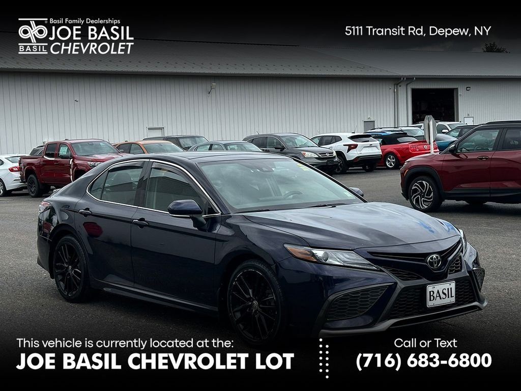 Used 2022  Toyota XSE image 1