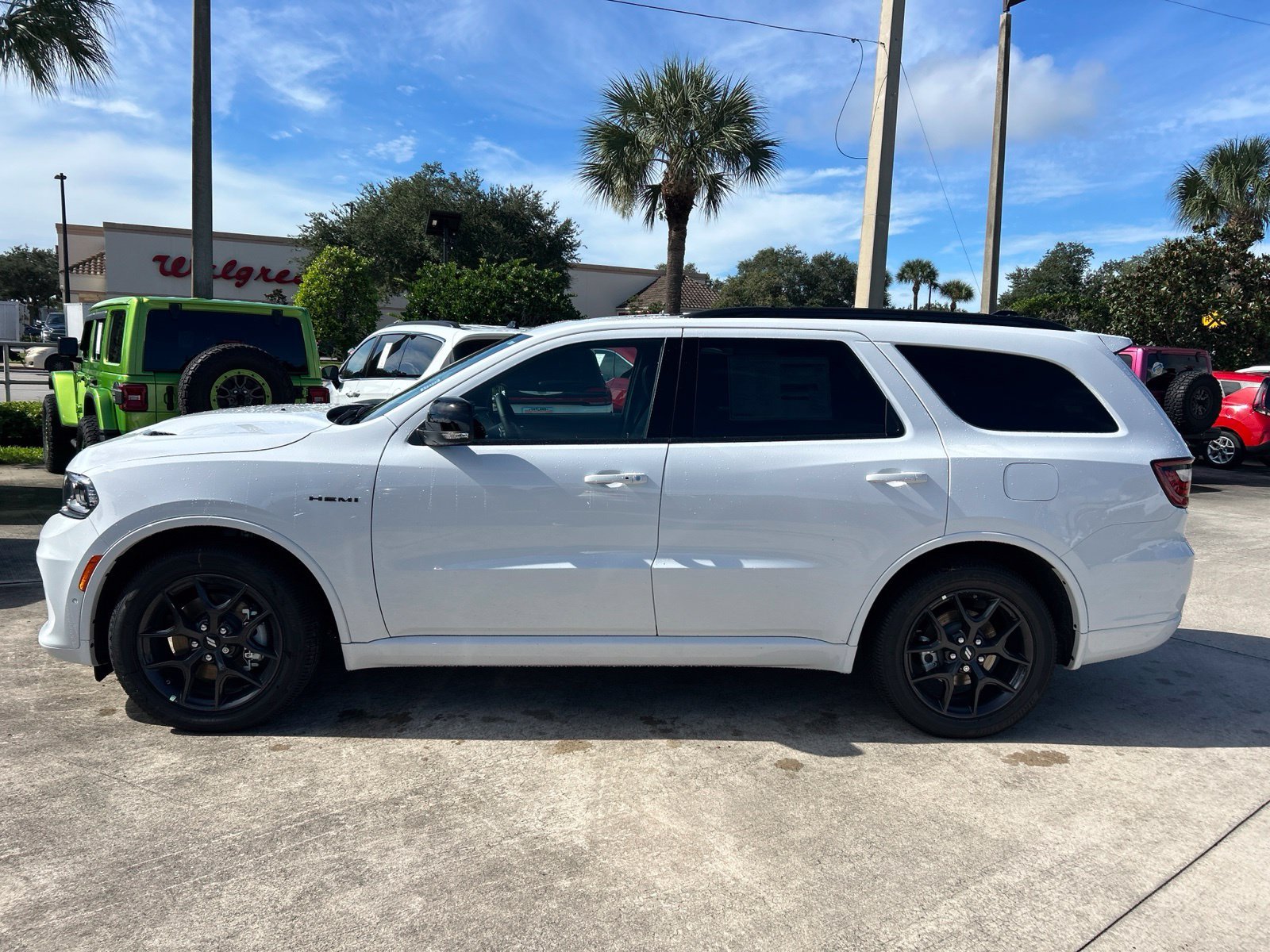 New 2027 White Knuckle Clear-Coat Exterior Paint Dodge GT HEMI image 2