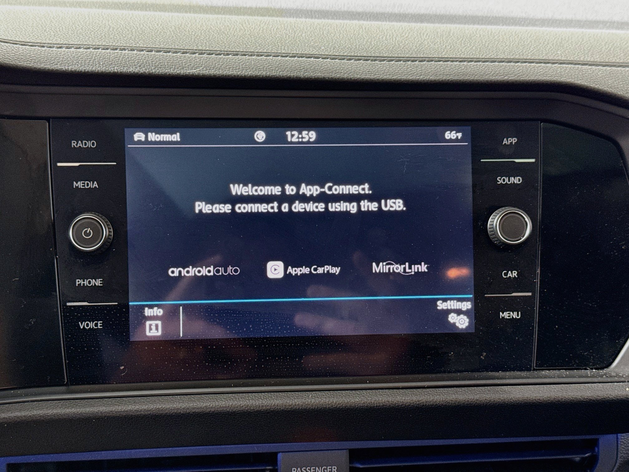 Used 2020 Platinum Gray Metallic Volkswagen SEL image 13