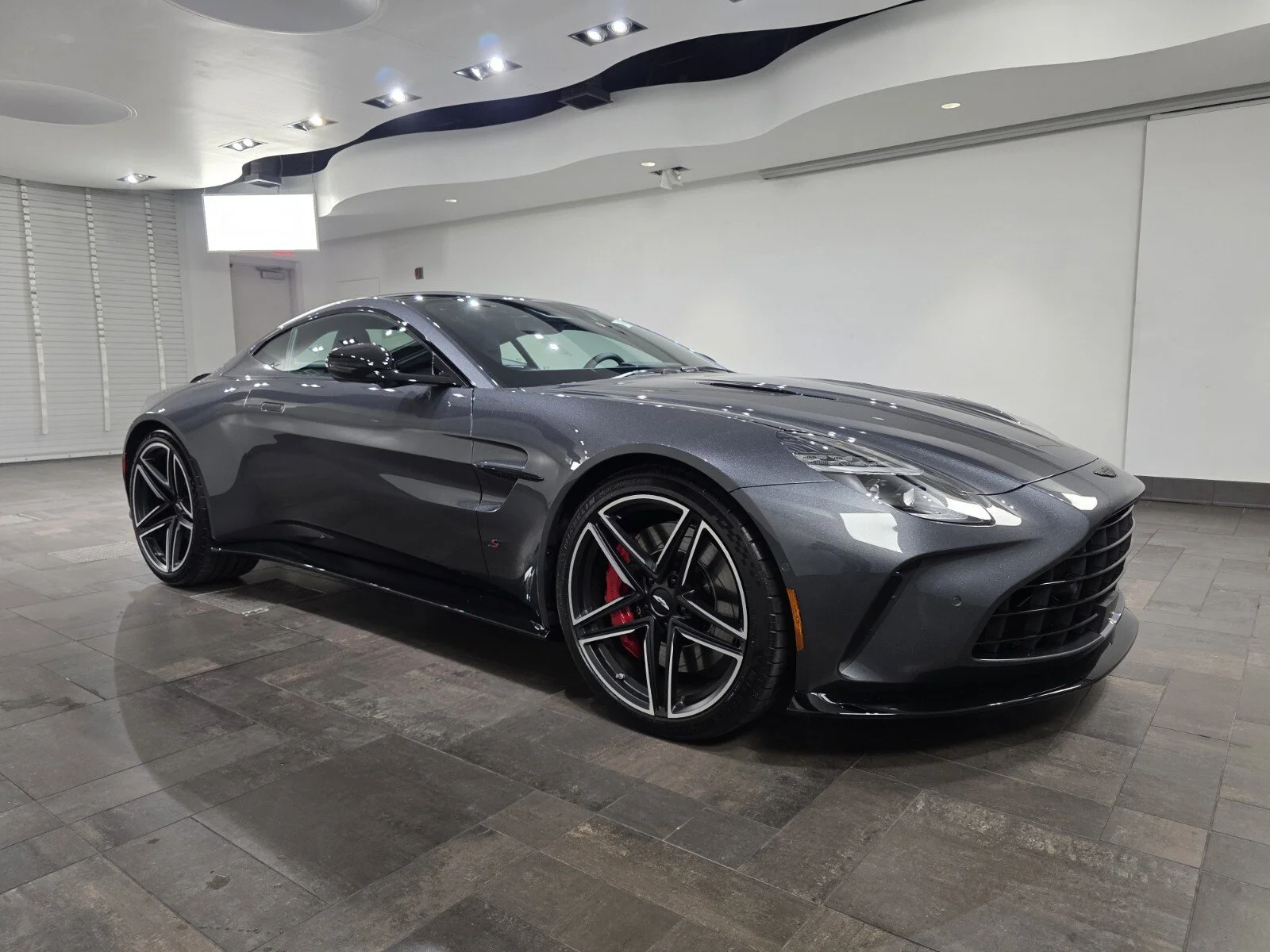 2026 Aston Martin Vantage 4.0 V8's photo