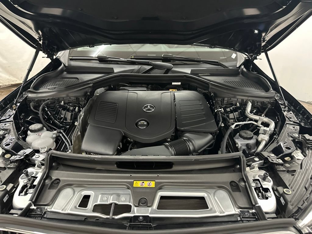 New 2026 Black Mercedes-Benz GLC 300 image 42
