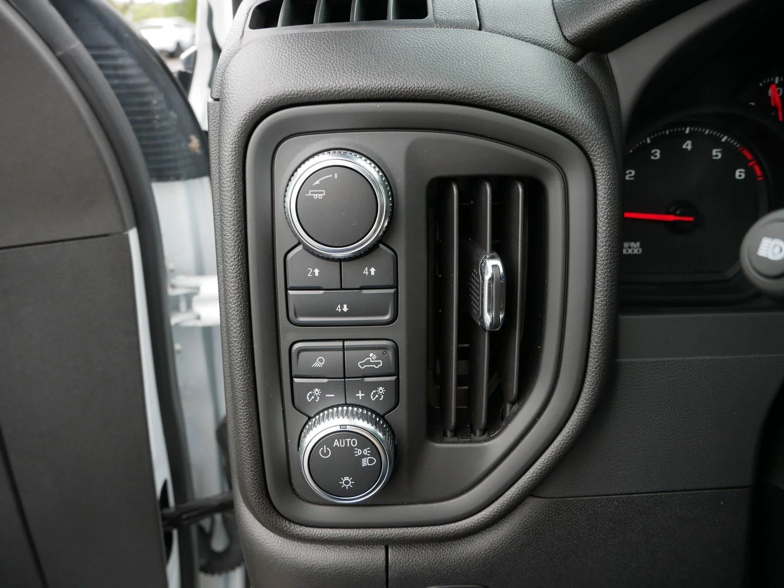 2025 GMC Sierra 3500HD Pro - Photo 19